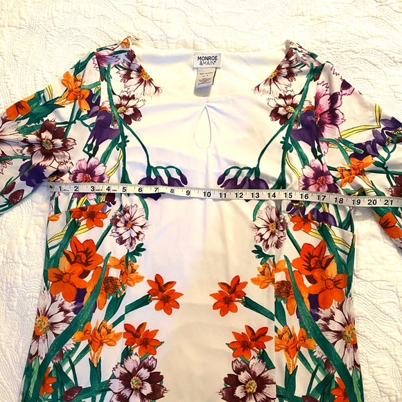 Monroe & Main Floral dress 🌸🌺🌸 - Picture 5 of 8